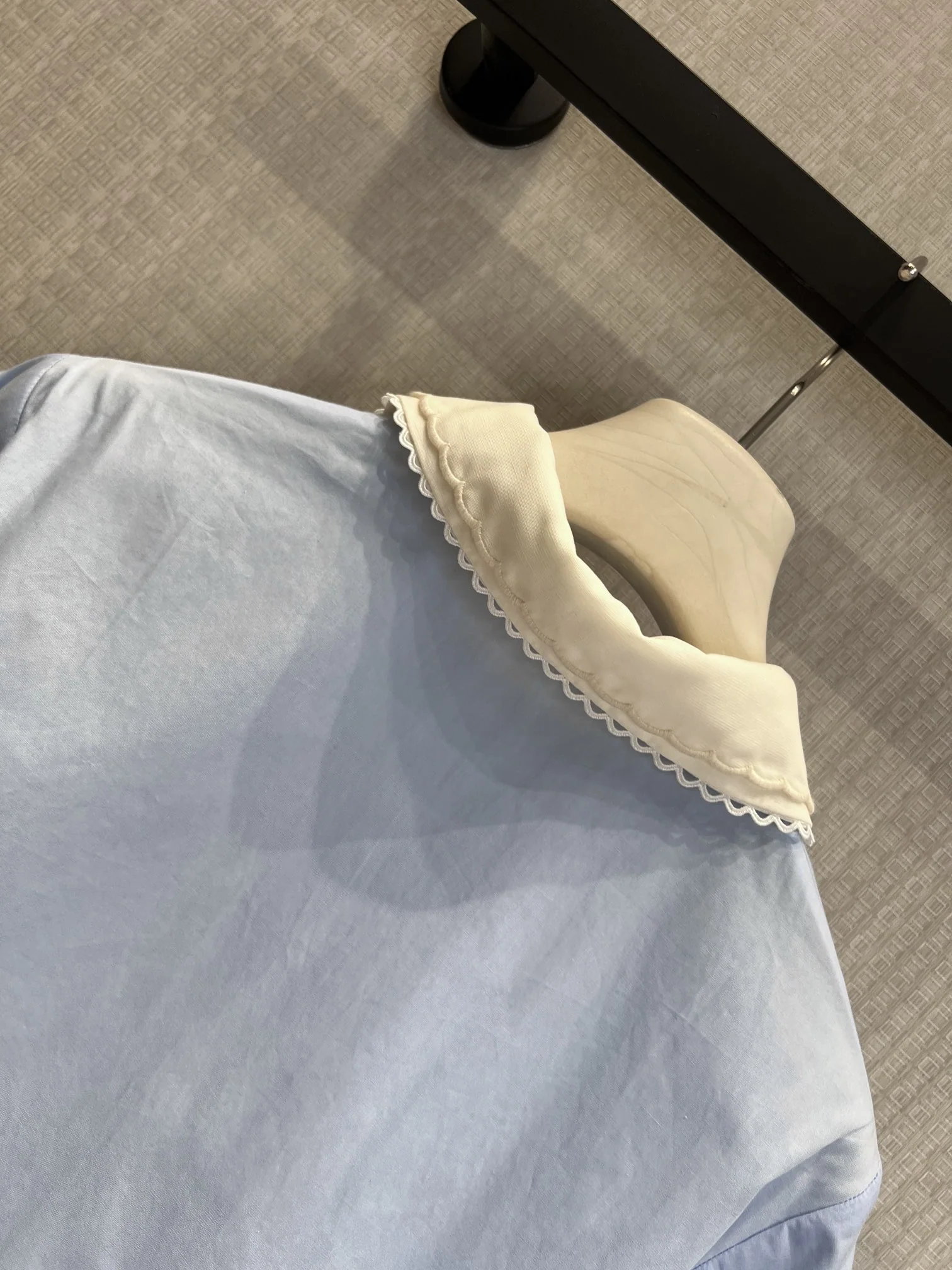 미우미우 베이비블루 피터팬카라 반팔 셔츠 26 SS 상세 이미지 4