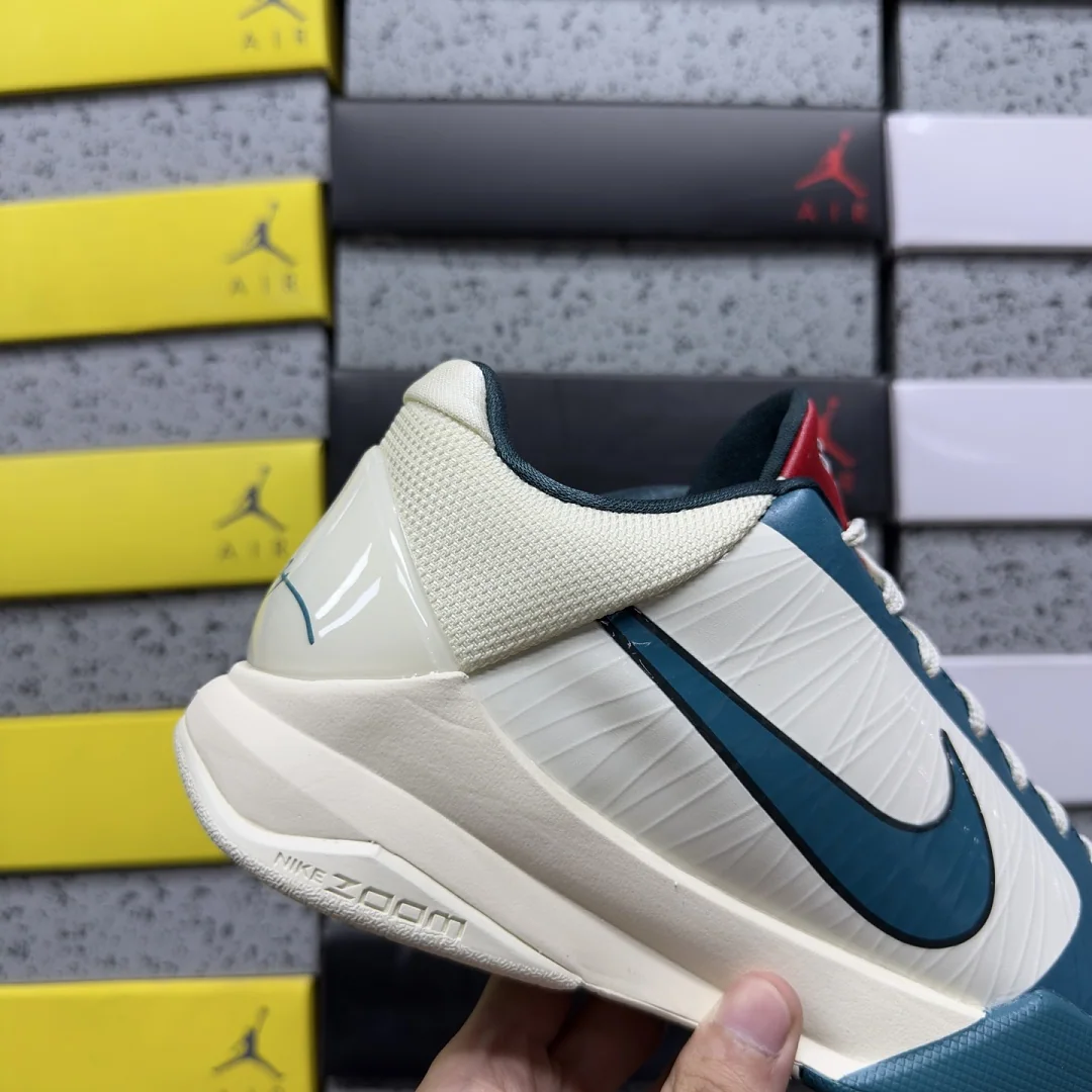 나이키 [GX] 코비 5 프로트로 IZ1852-100 201739 Nike Kobe 5 Protro Caitlin Clark Coconut 상세 이미지 3