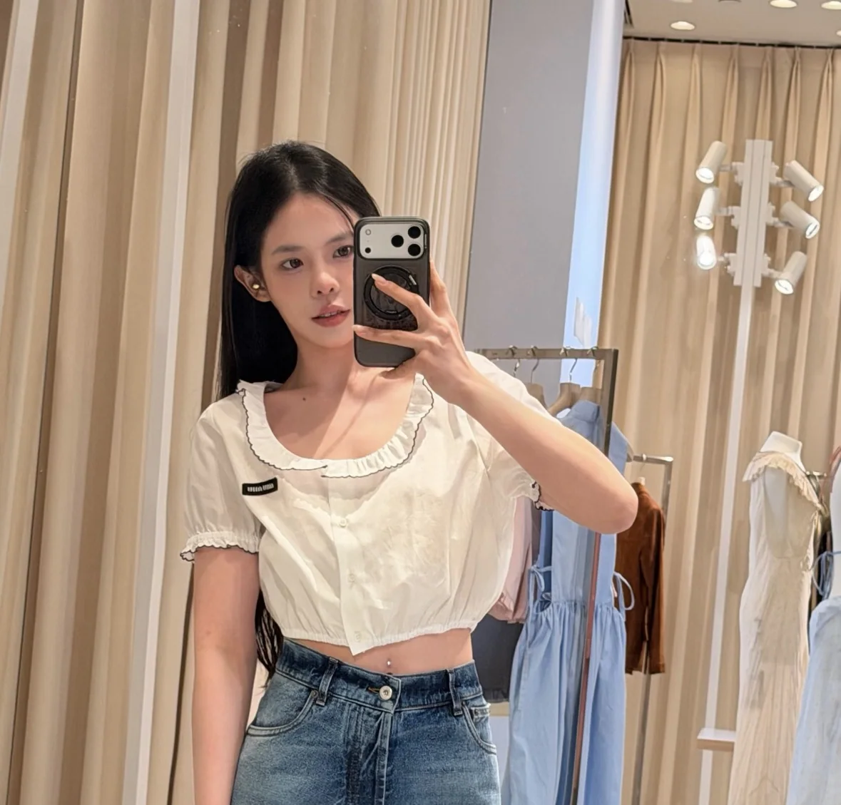 미우미우 레이스 트리밍 반소매 스퀘어넥 셔츠 상세 이미지 4