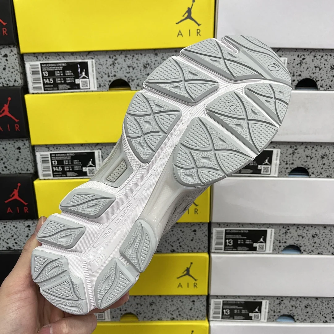 아식스 [ZC] 젤 NYC 1203A663-101 200326 Asics Gel-NYC Cream Cloud Grey 상세 이미지 4
