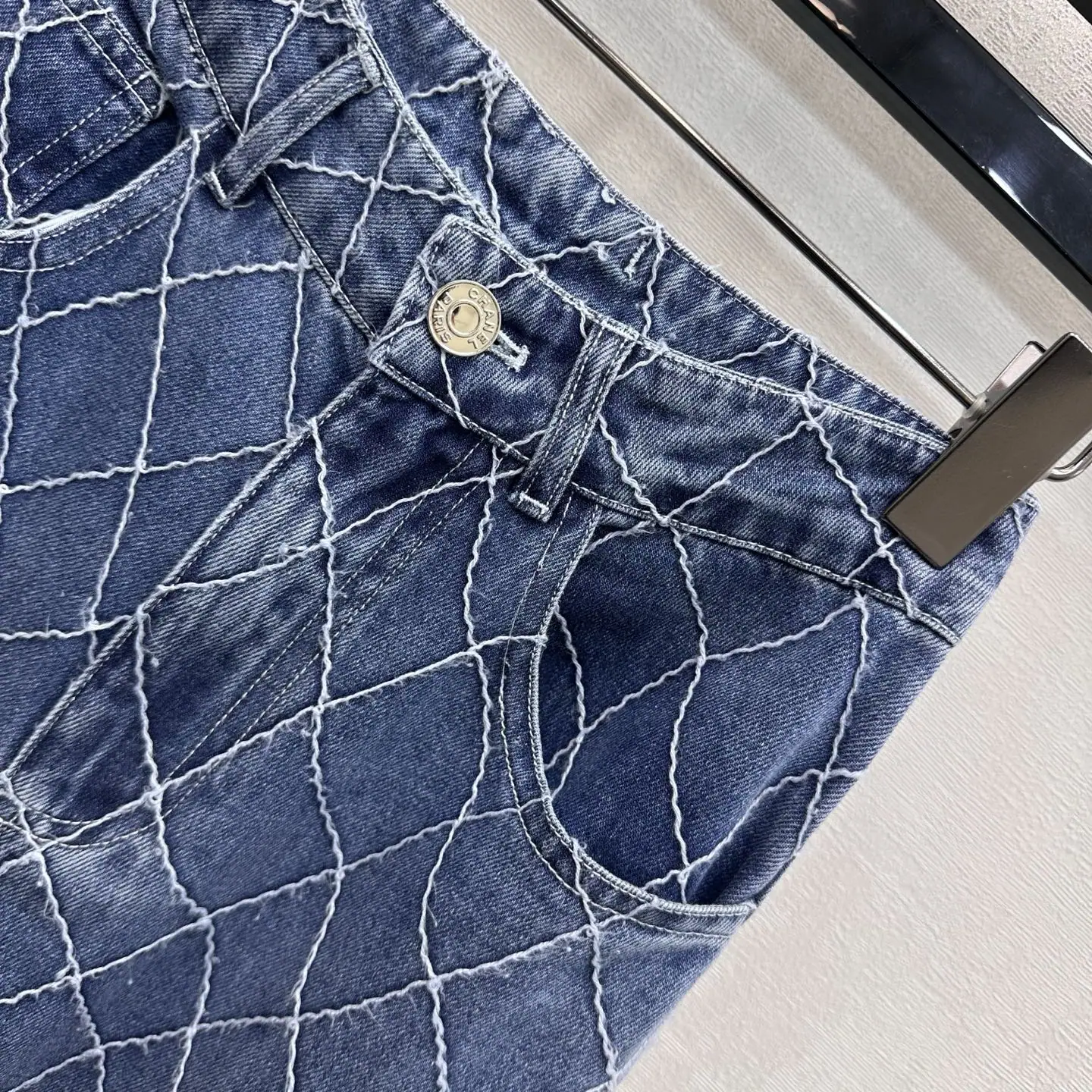 샤넬 다이아몬드 스티치 데님 서스펜더 바지 상세 이미지 3