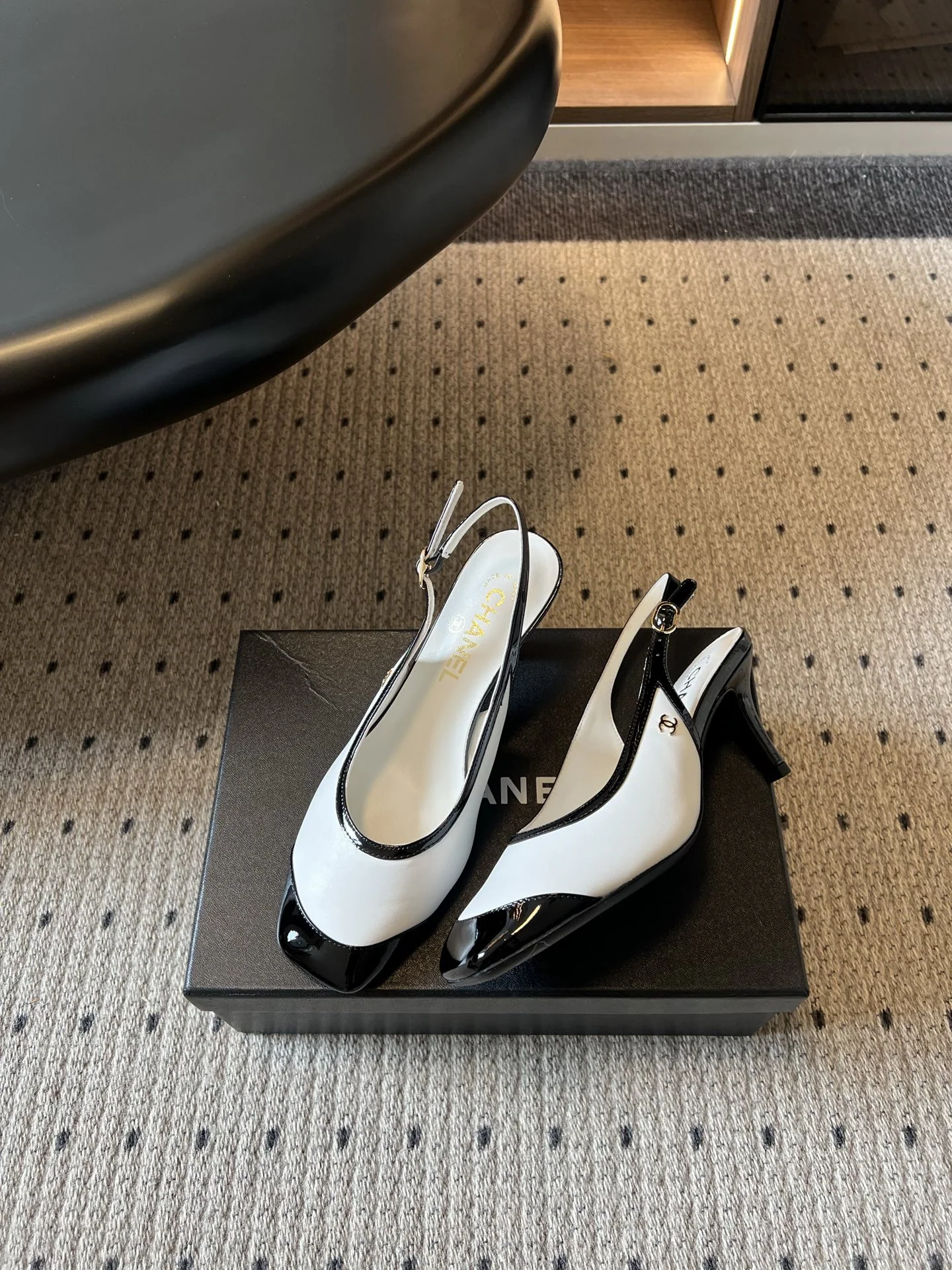 샤넬 스퀘어토 컬러블록 오픈백 하이힐 샌들 상세 이미지 4