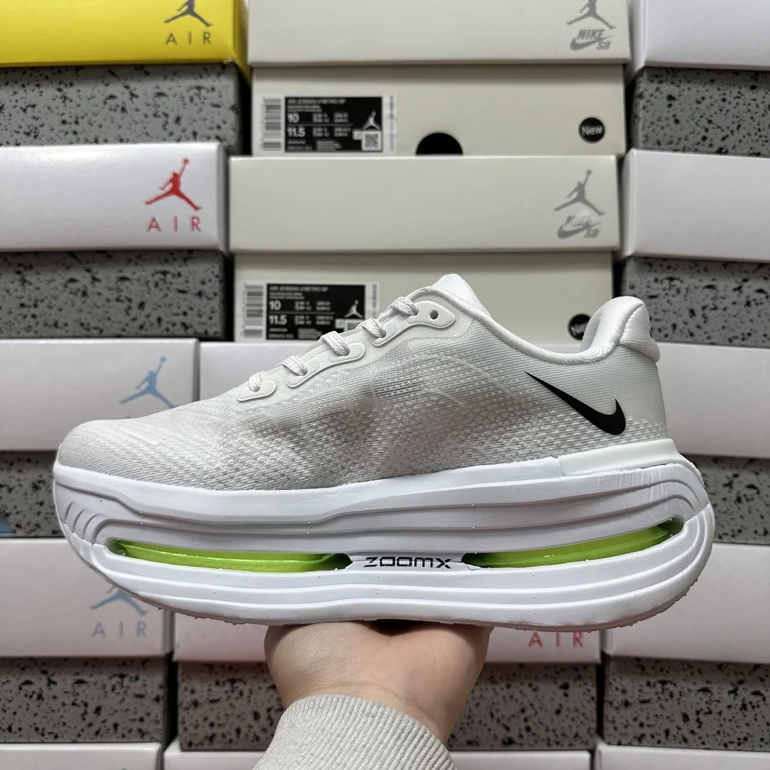 나이키 [5A] 보메로 프리미엄 화이트 블랙 HQ2050-300 201643 Nike Vomero Premium 상세 이미지 3