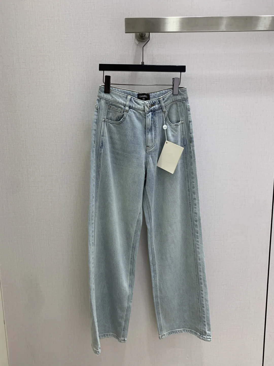 샤넬 더블 C 가죽 라벨 여성 바지 상세 이미지 1