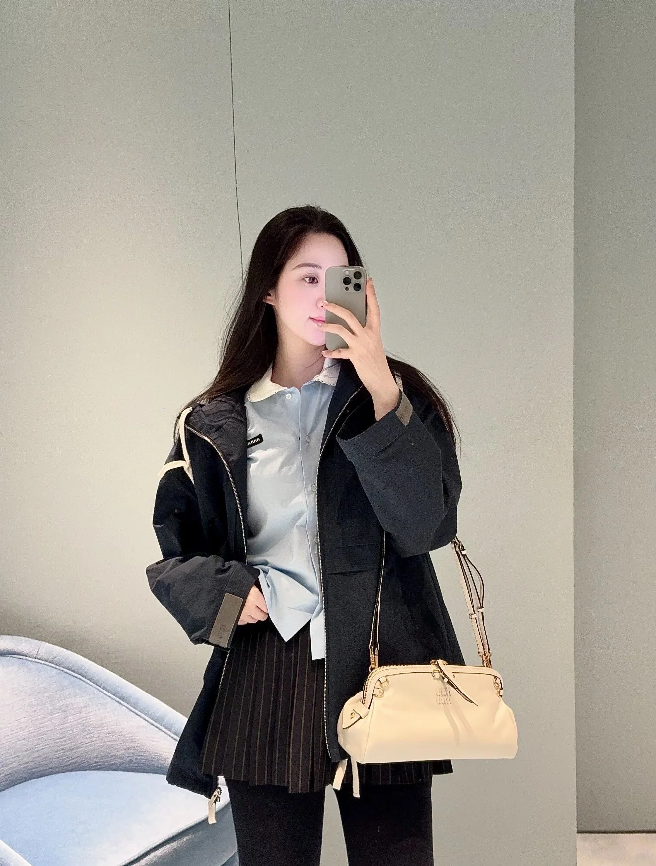 미우미우 그레이 후드 경량 방풍 여성 자켓 상세 이미지 10