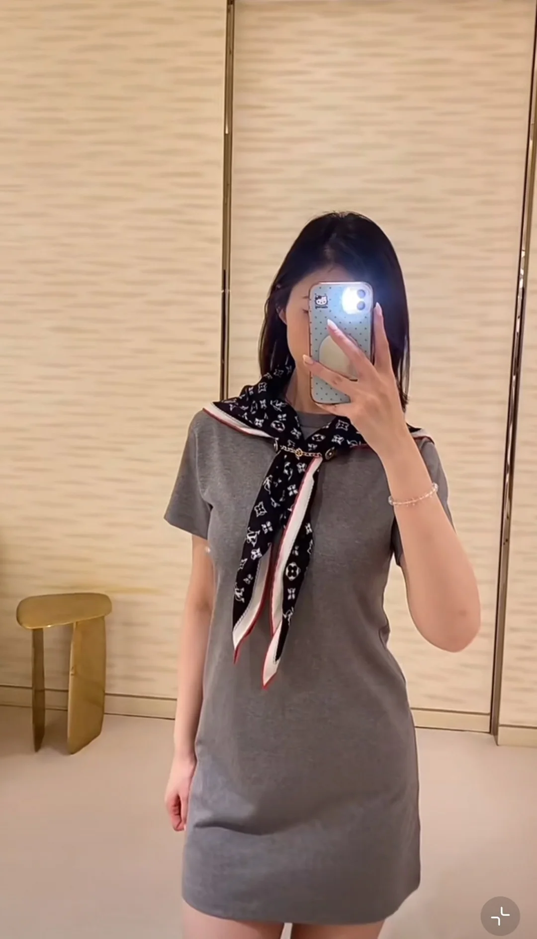 루이비통 모노그램 버튼 코튼 반소매 원피스 상세 이미지 4