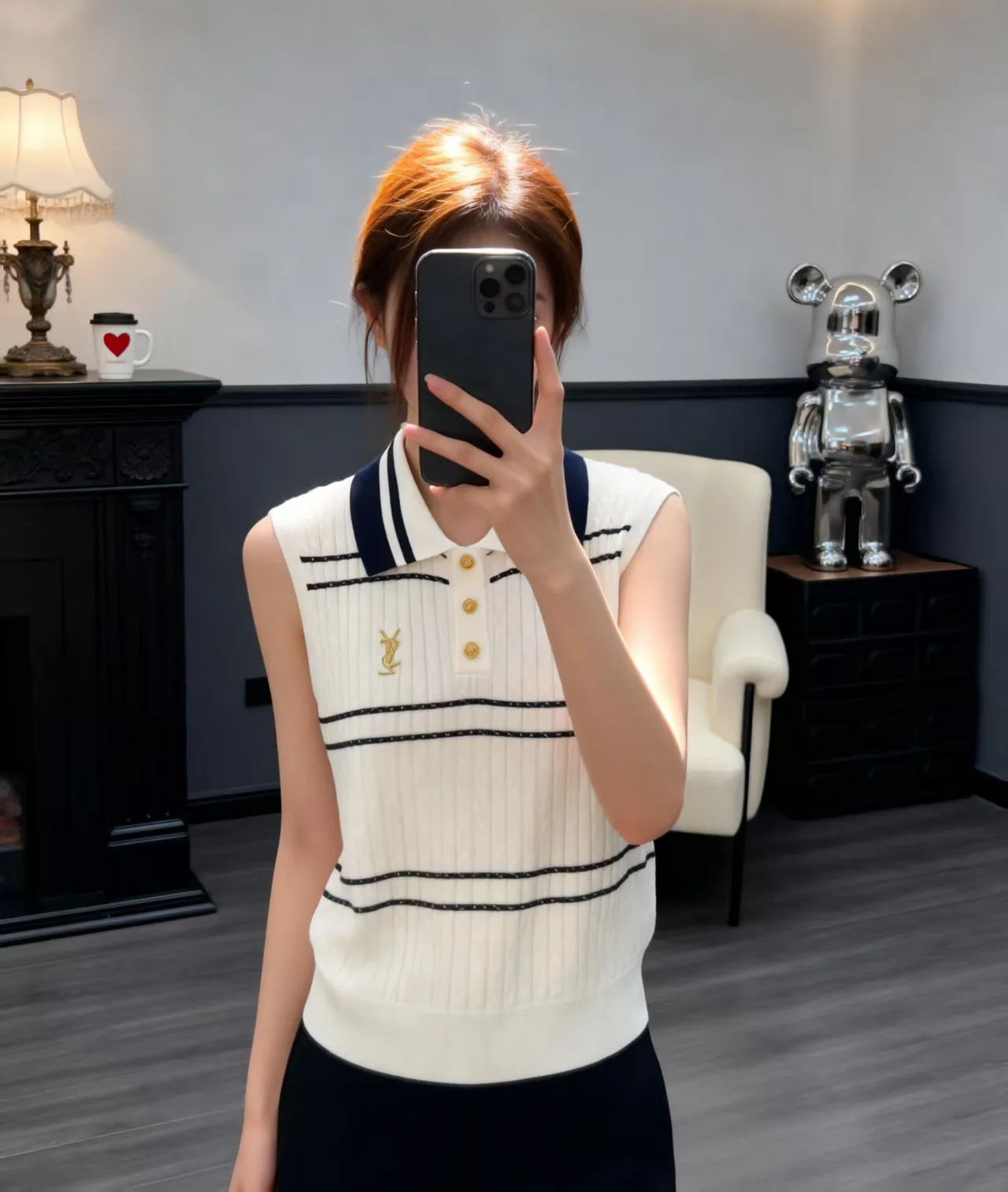 생로랑 레터 자수 스트라이프 카라 크롭 반팔 니트베스트 상세 이미지 1