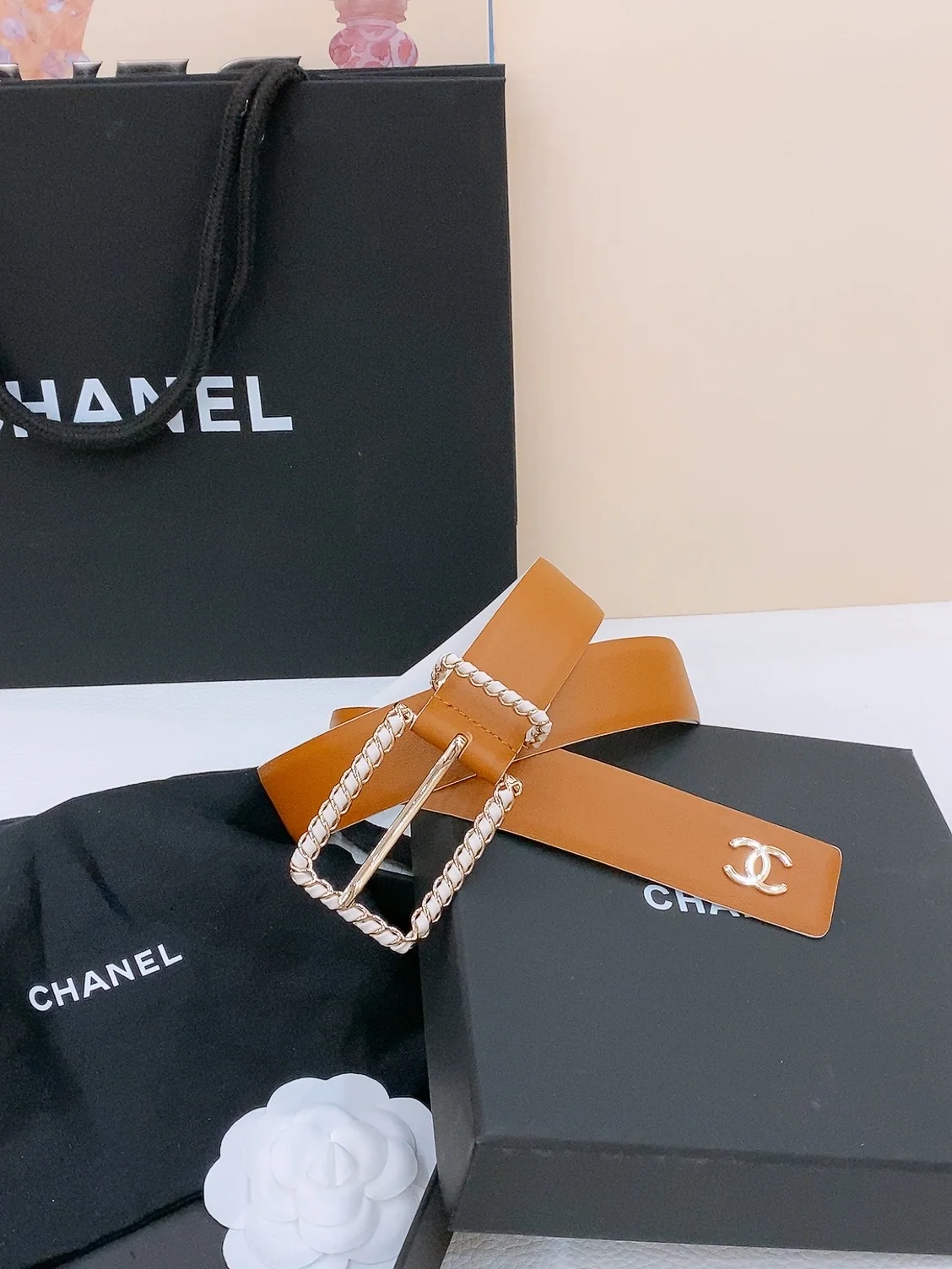 샤넬 트위스트 핀 CC 메탈 스웨이드 카프스킨 벨트 상세 이미지 6