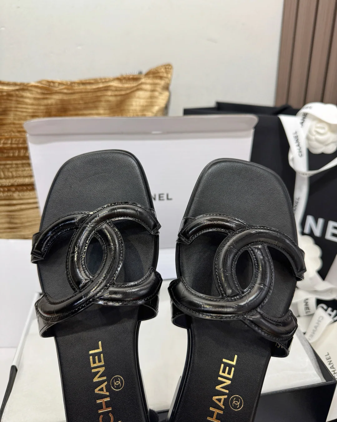 샤넬 더블 C 가죽 샌들 상세 이미지 8