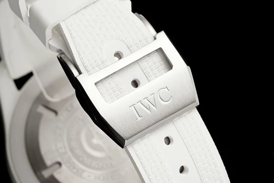 IWC 파일럿 탑건 레이크 타호 화이트 세라믹 시계 상세 이미지 7