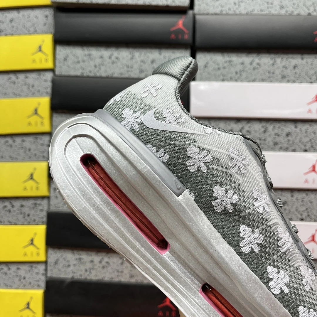 나이키 [CG] 보메로 프리미엄 IO0028-001 201997 Nike Vomero Premium 상세 이미지 7