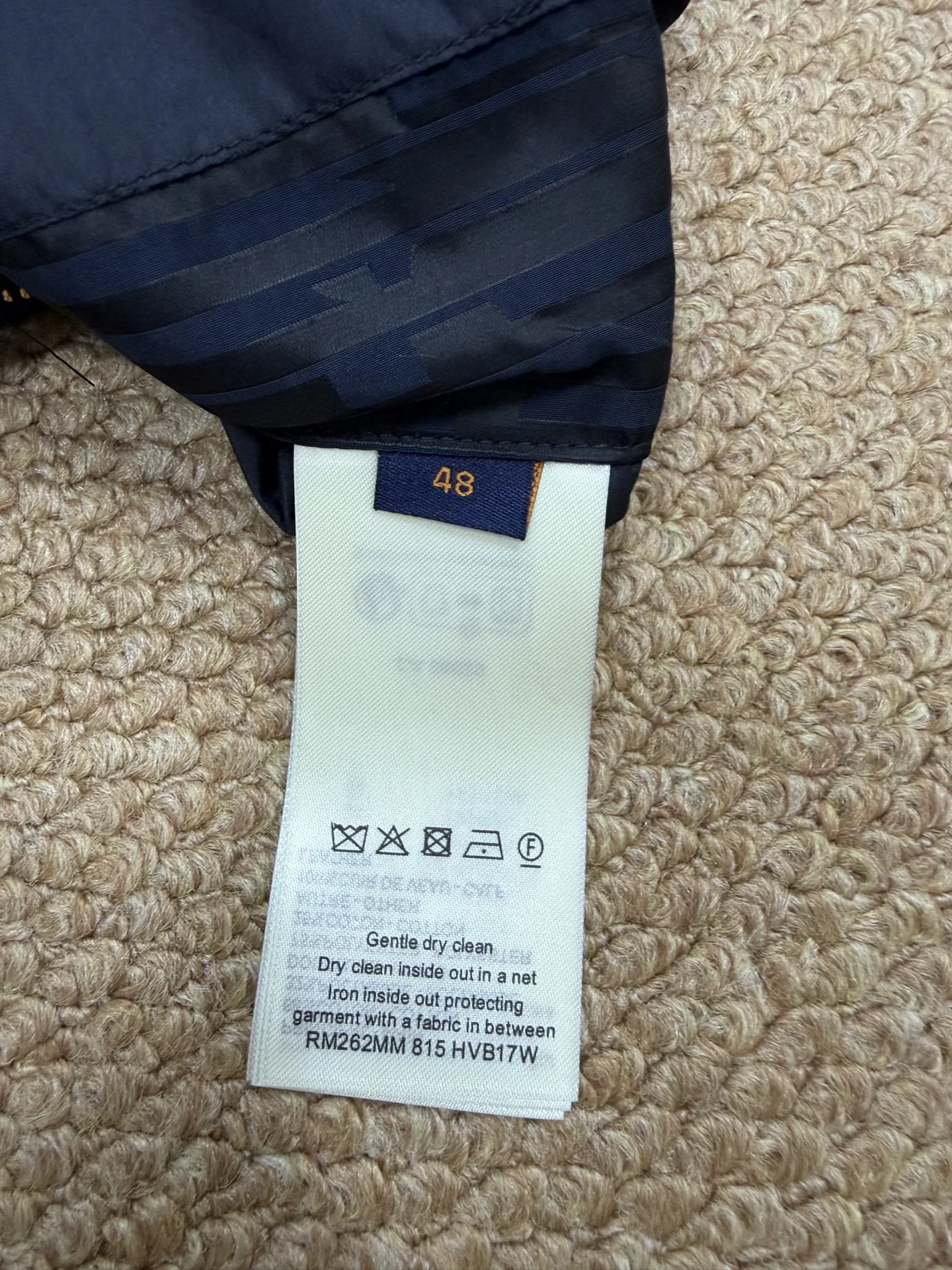 루이비통 다크 패턴 자카드 스탠드 카라 지퍼 자켓 상세 이미지 12
