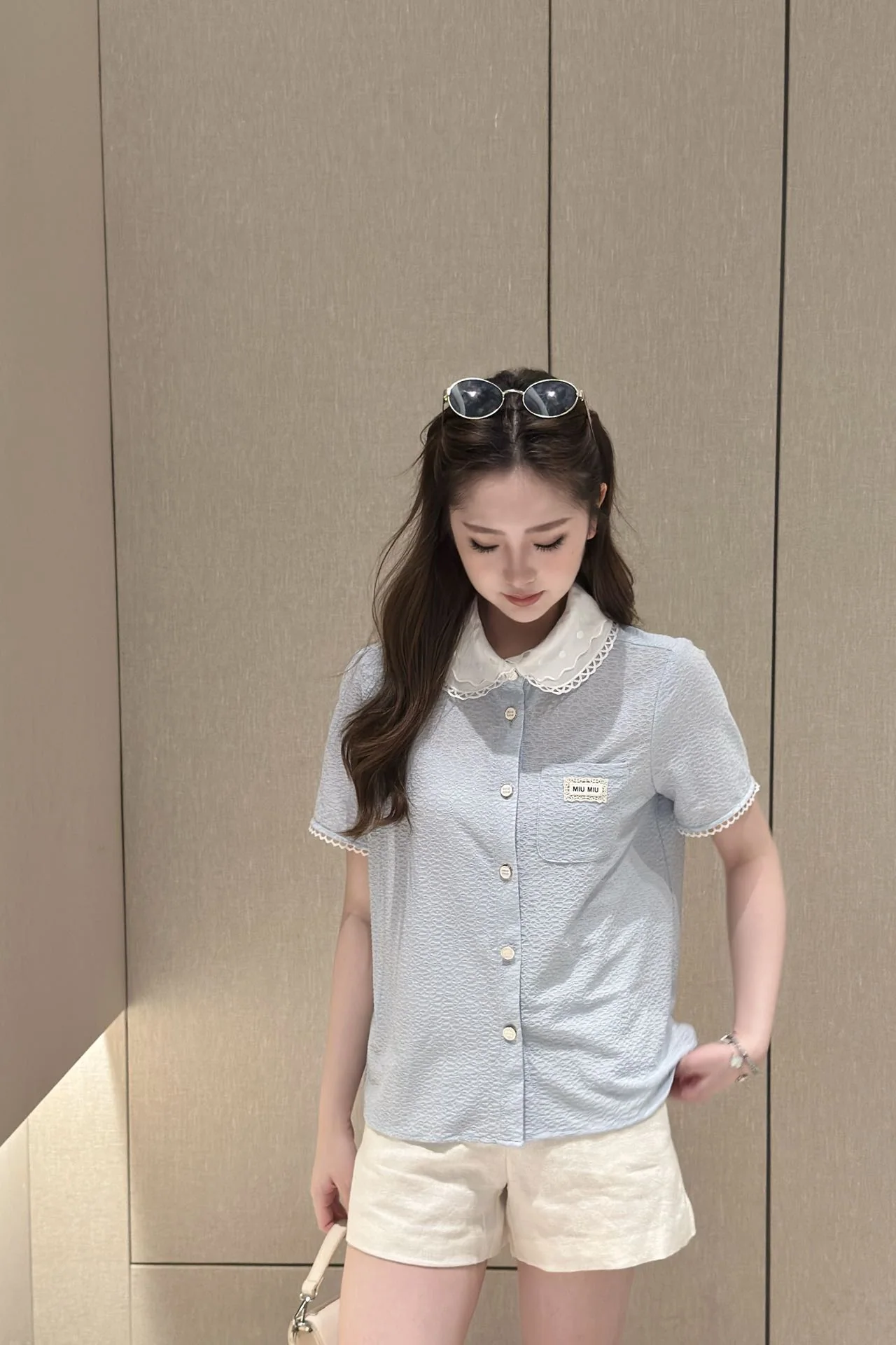 미우미우 레이스 카라 프릴 소매 반팔 셔츠 상세 이미지 1