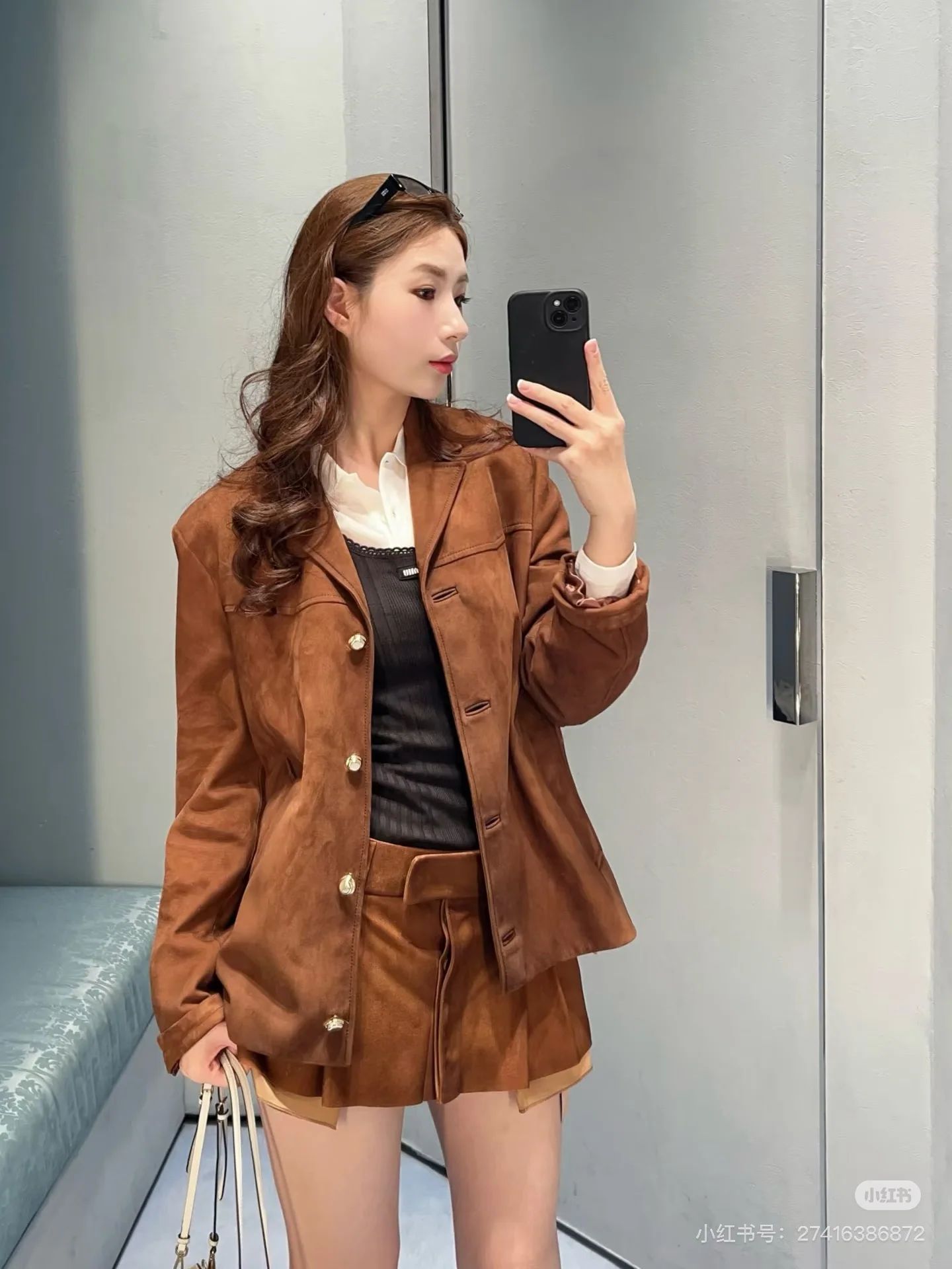 미우미우 캐러멜 스웨이드 플리츠 스커트 상세 이미지 3