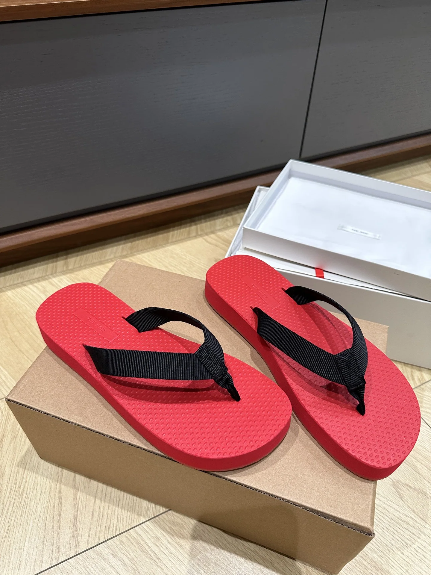 더로우 슬리퍼 상세 이미지 1