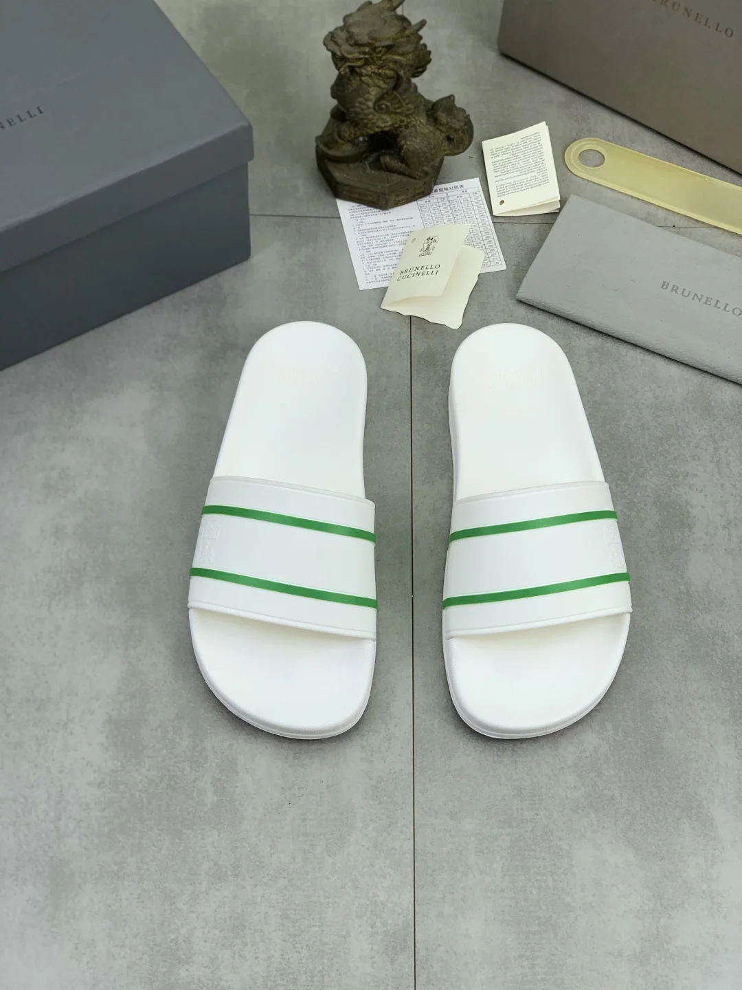 브루넬로쿠치넬리 워시드 스웨이드 캐주얼 슬리퍼 상세 이미지 2