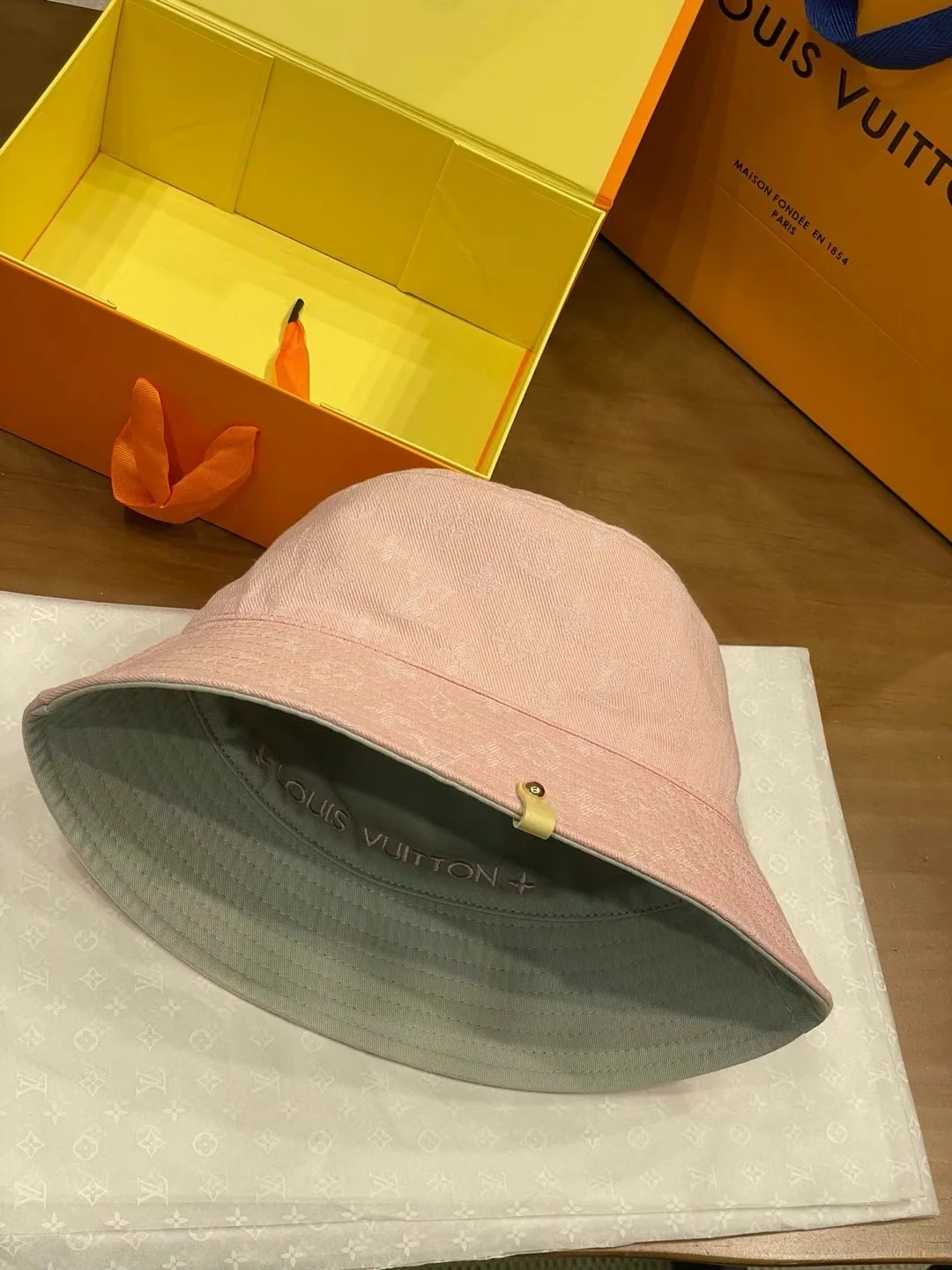 루이비통 데님 리버시블 버킷햇 상세 이미지 5