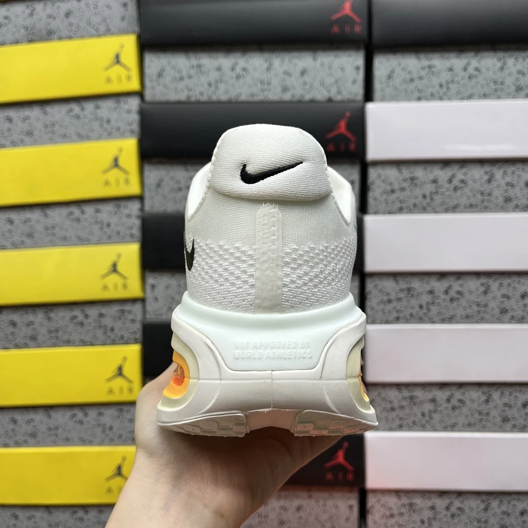 나이키 [CG] 보메로 프리미엄 IQ4035-100 201984 Nike Vomero Premium Sail Coconut Milk 상세 이미지 9