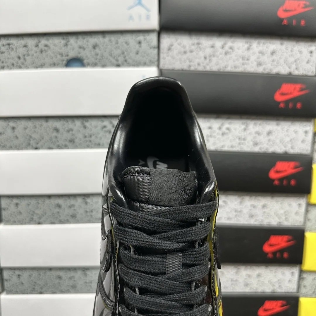 나이키 [XY/PB] 에어 포스 1 로우 IV2857-010 201754 Nike Air Force 1 Low '07 Premium Black 상세 이미지 3