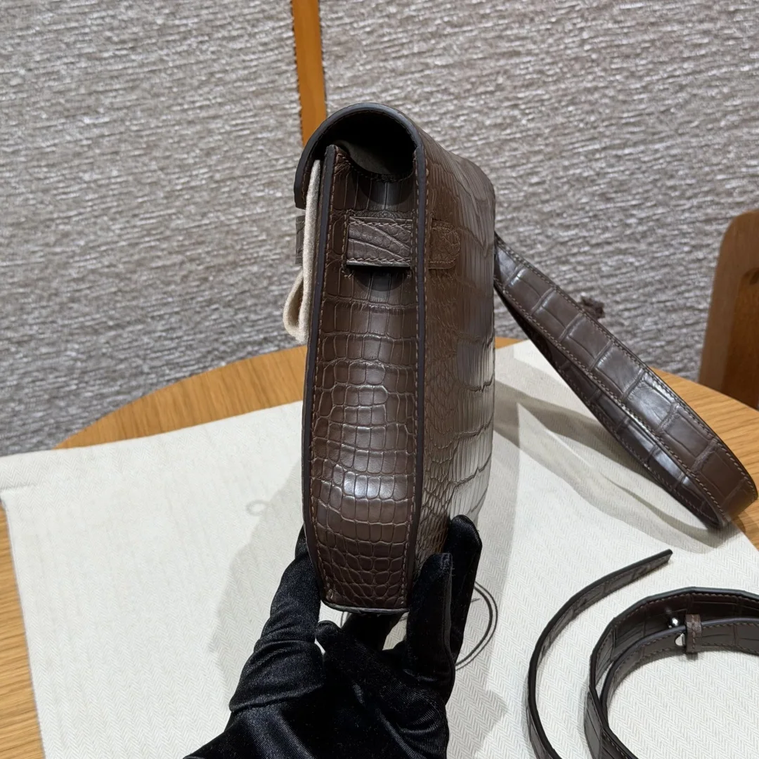 에르메스 켈리 매트 악어가죽 클러치백 25 CM 상세 이미지 4