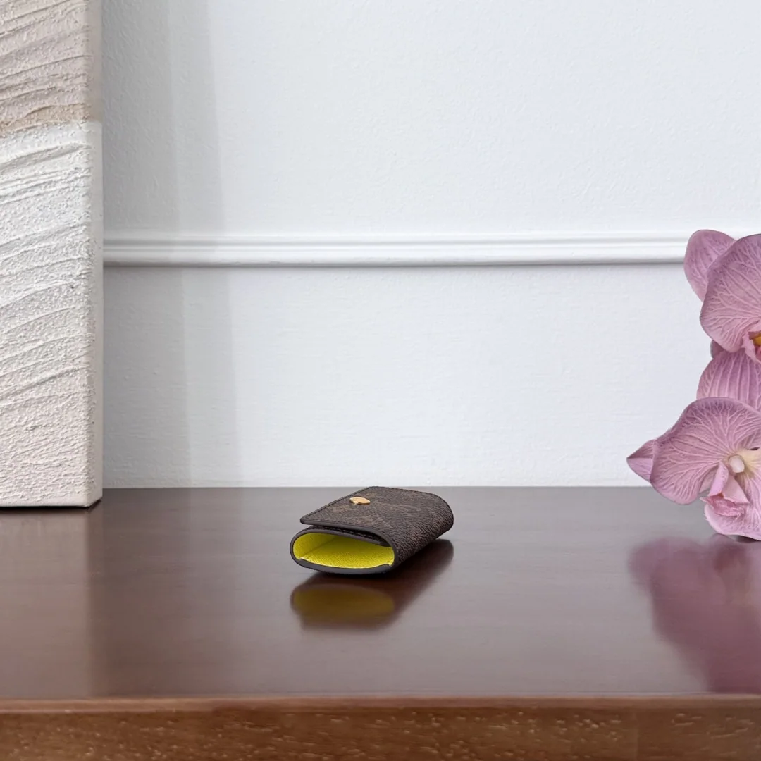 루이비통 클래식 그린 키 파우치 지갑 M25708 상세 이미지 4
