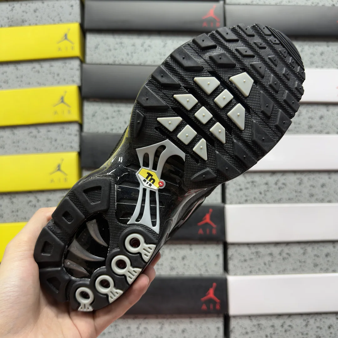 나이키 [BD] 에어 맥스 플러스 DX8971-001 201857 Nike Air Max Plus Mini Swoosh Black Silver 상세 이미지 6