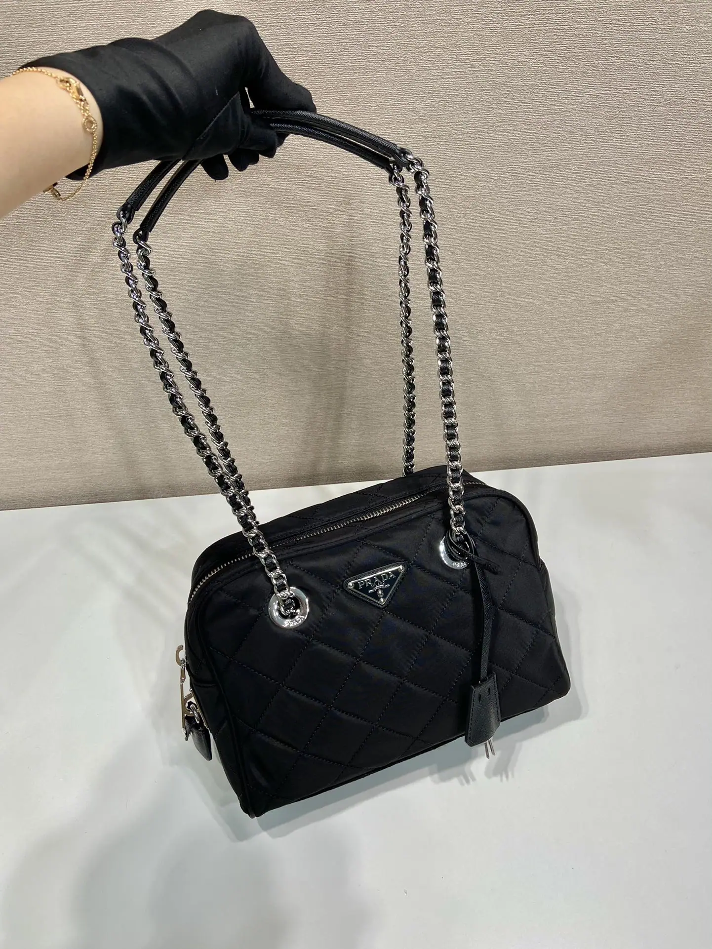 프라다 나일론 카메라백 1BB903 상세 이미지 2