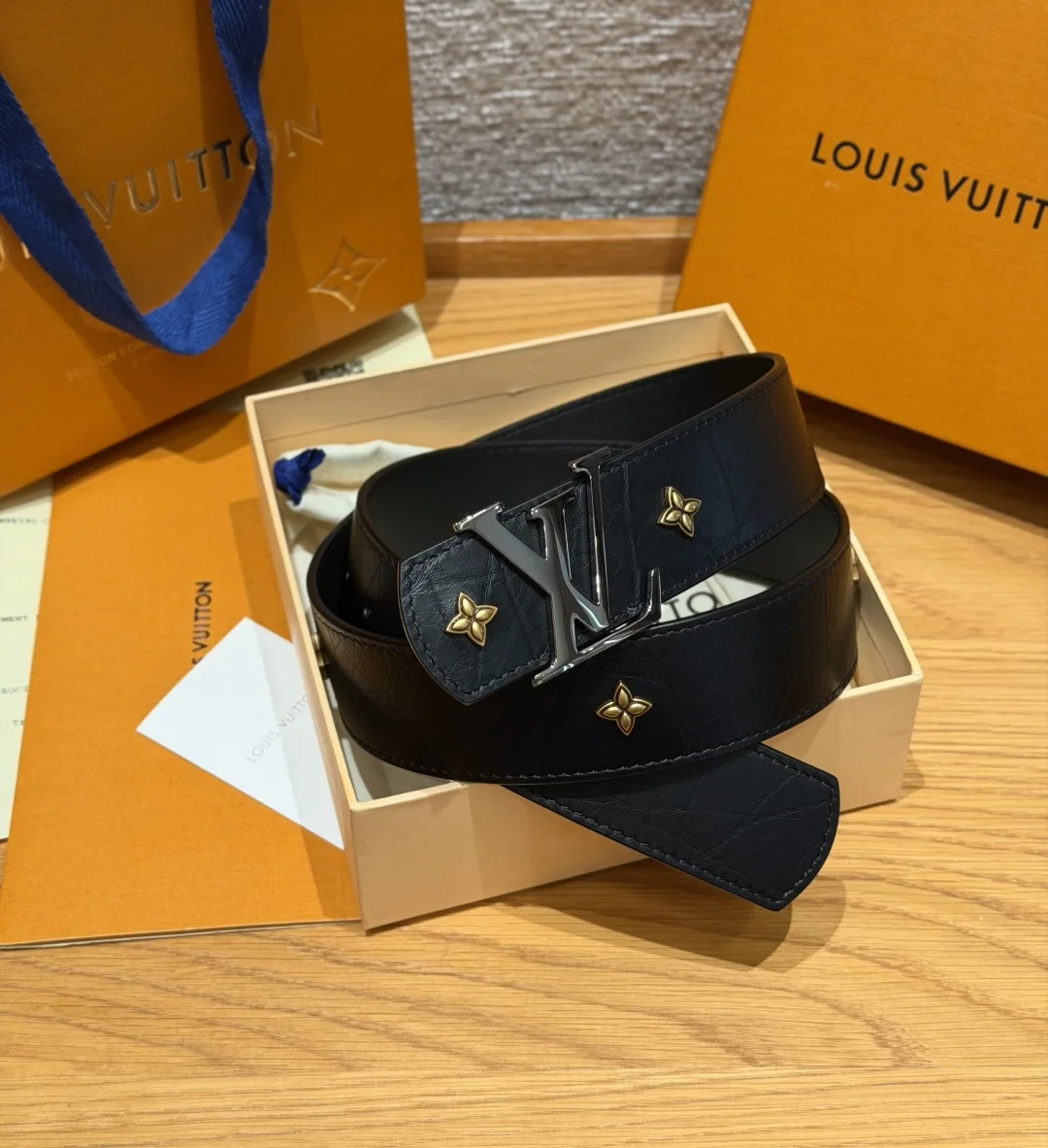 루이비통 LV 이니셜 40mm 토리옹 가죽 벨트 상세 이미지 2