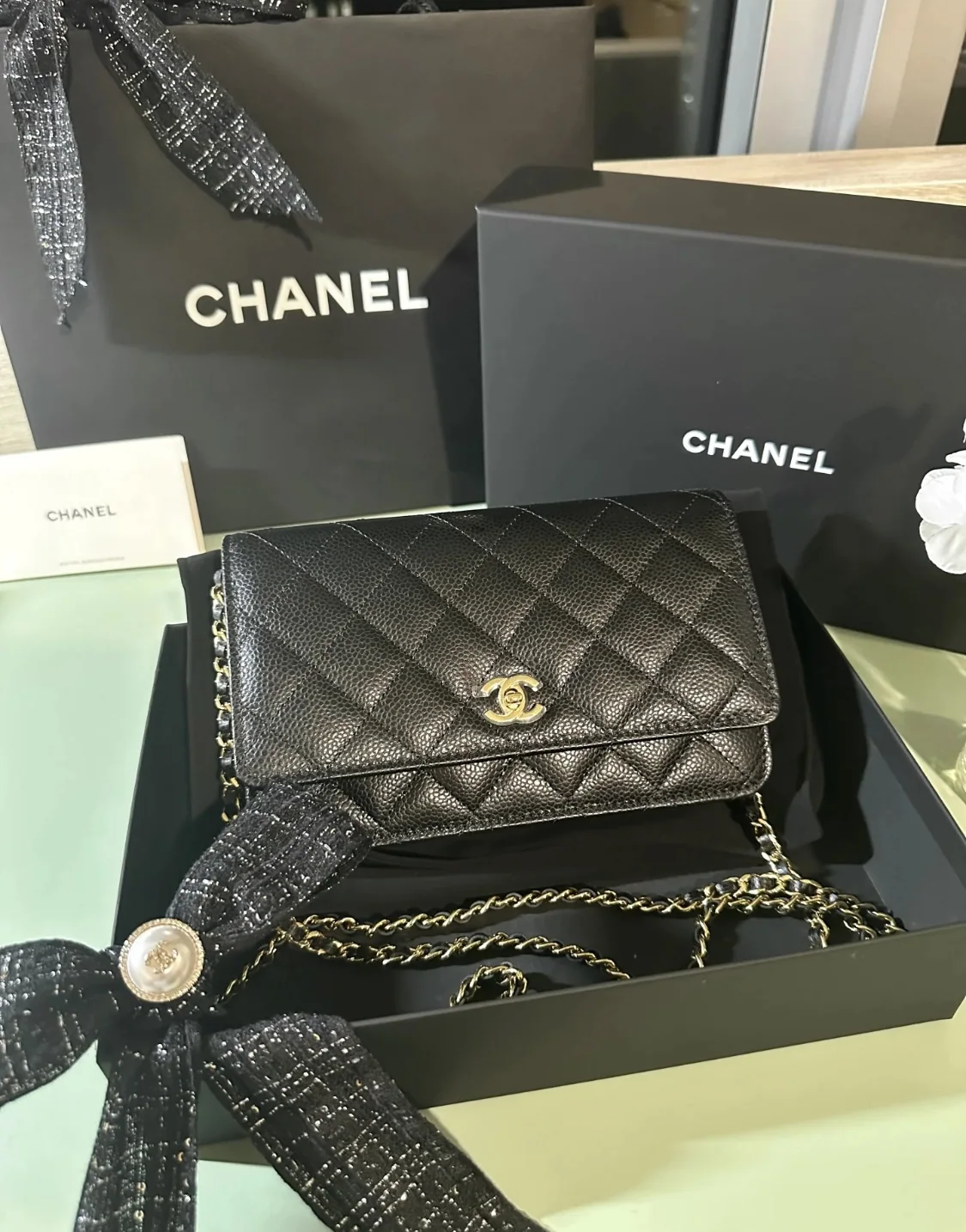 샤넬 24 K WOC 체인 미니백 블랙 금장 24 K 상세 이미지 5