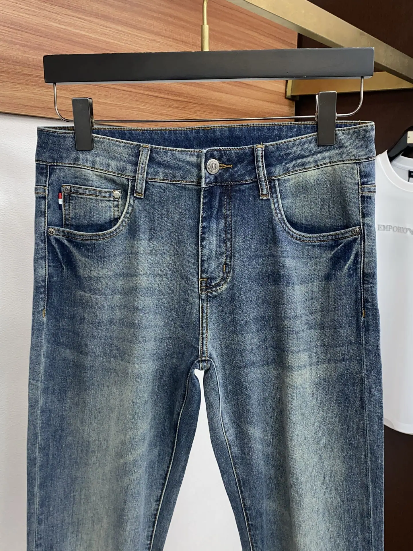 몽클레어 남성 데님 바지 상세 이미지 3