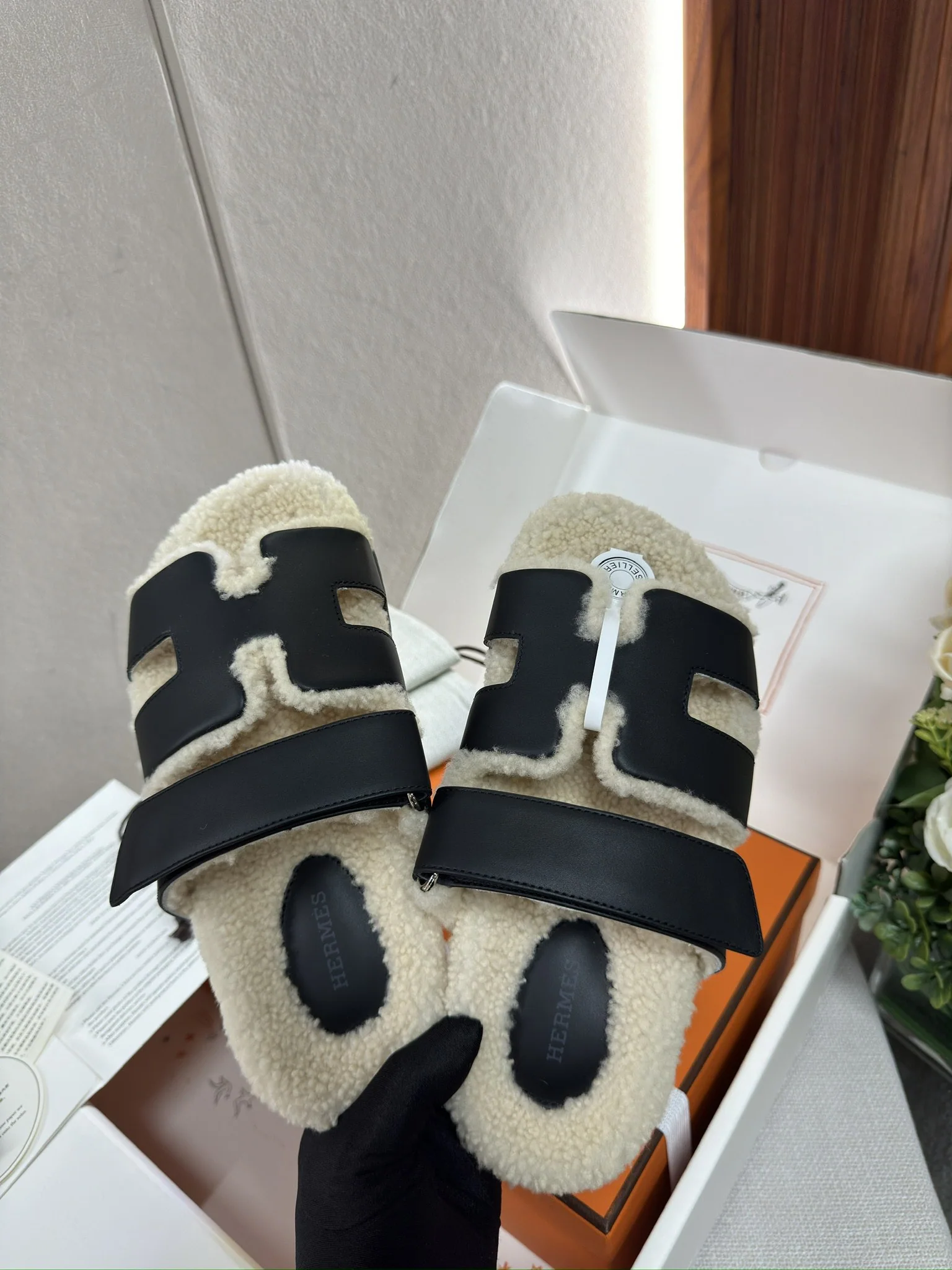 에르메스 양가죽 퍼 부티 슬리퍼 상세 이미지 9
