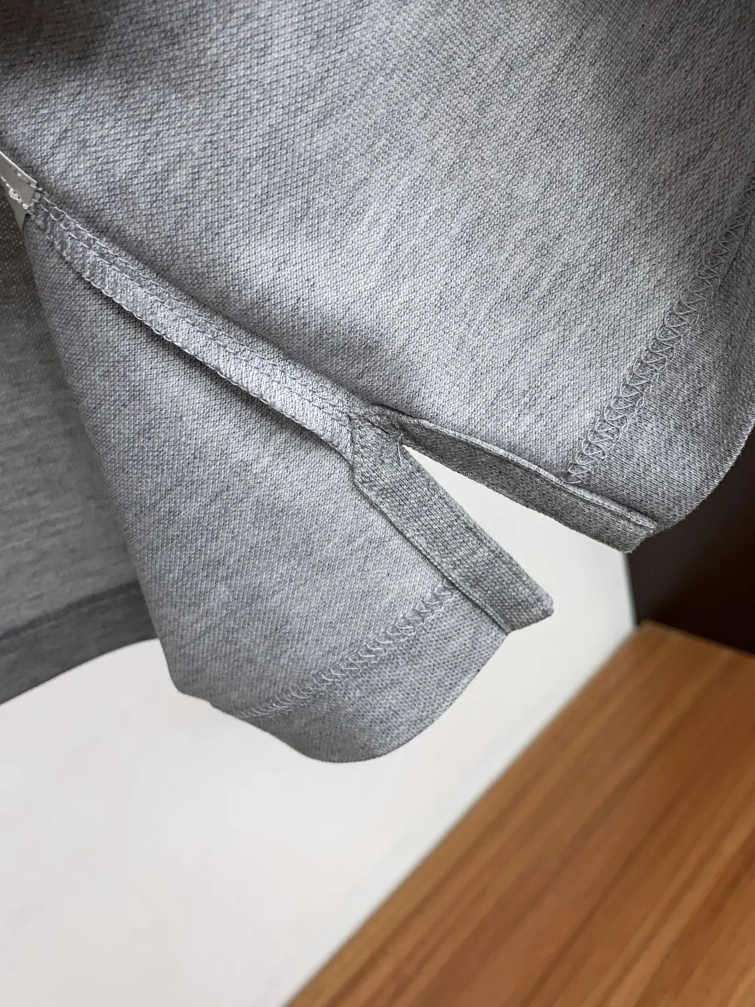 톰브라운 실크광택 카라 남성 반팔 폴로셔츠 상세 이미지 6