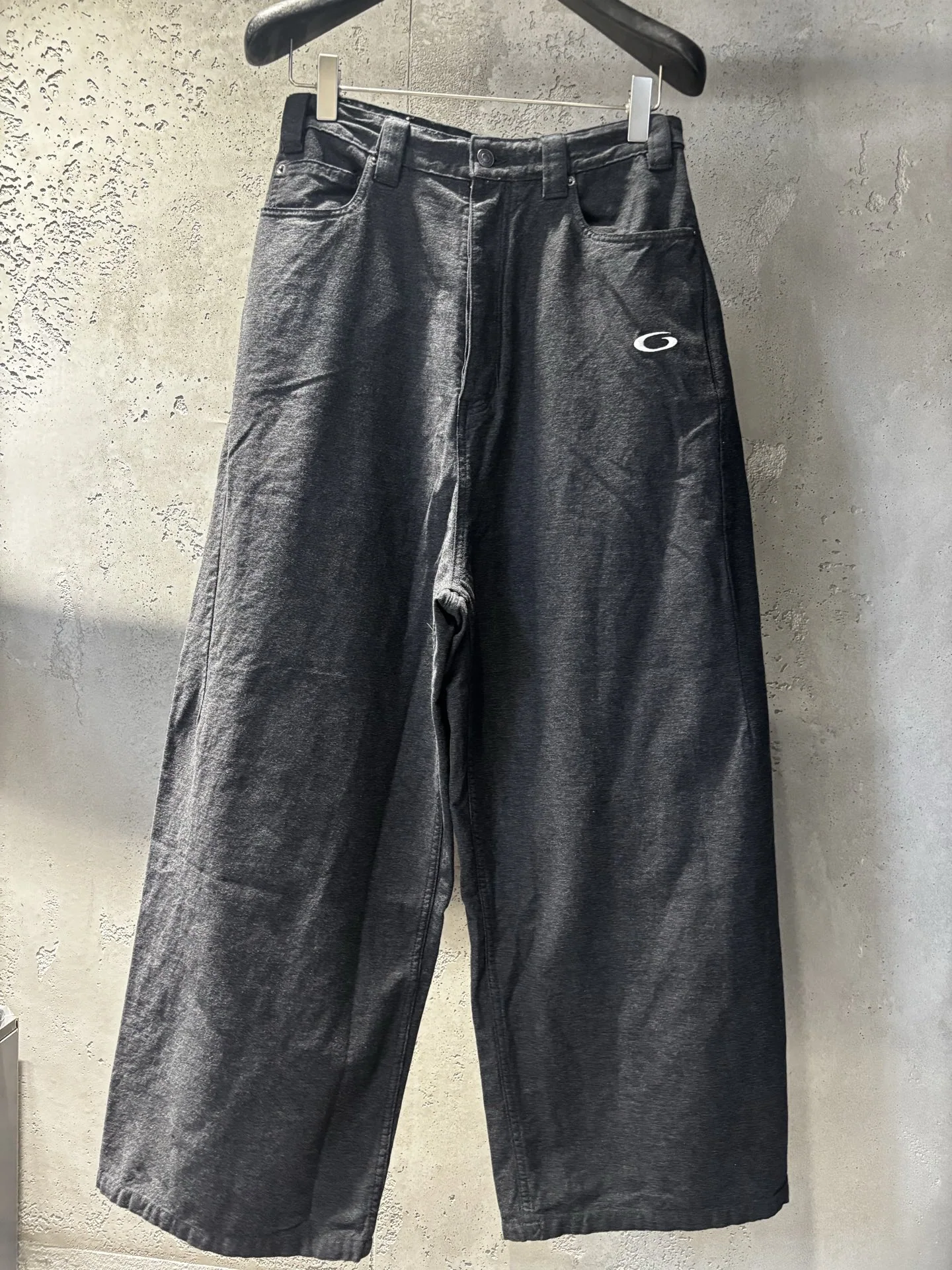 발렌시아가 남성 바지 상세 이미지 3