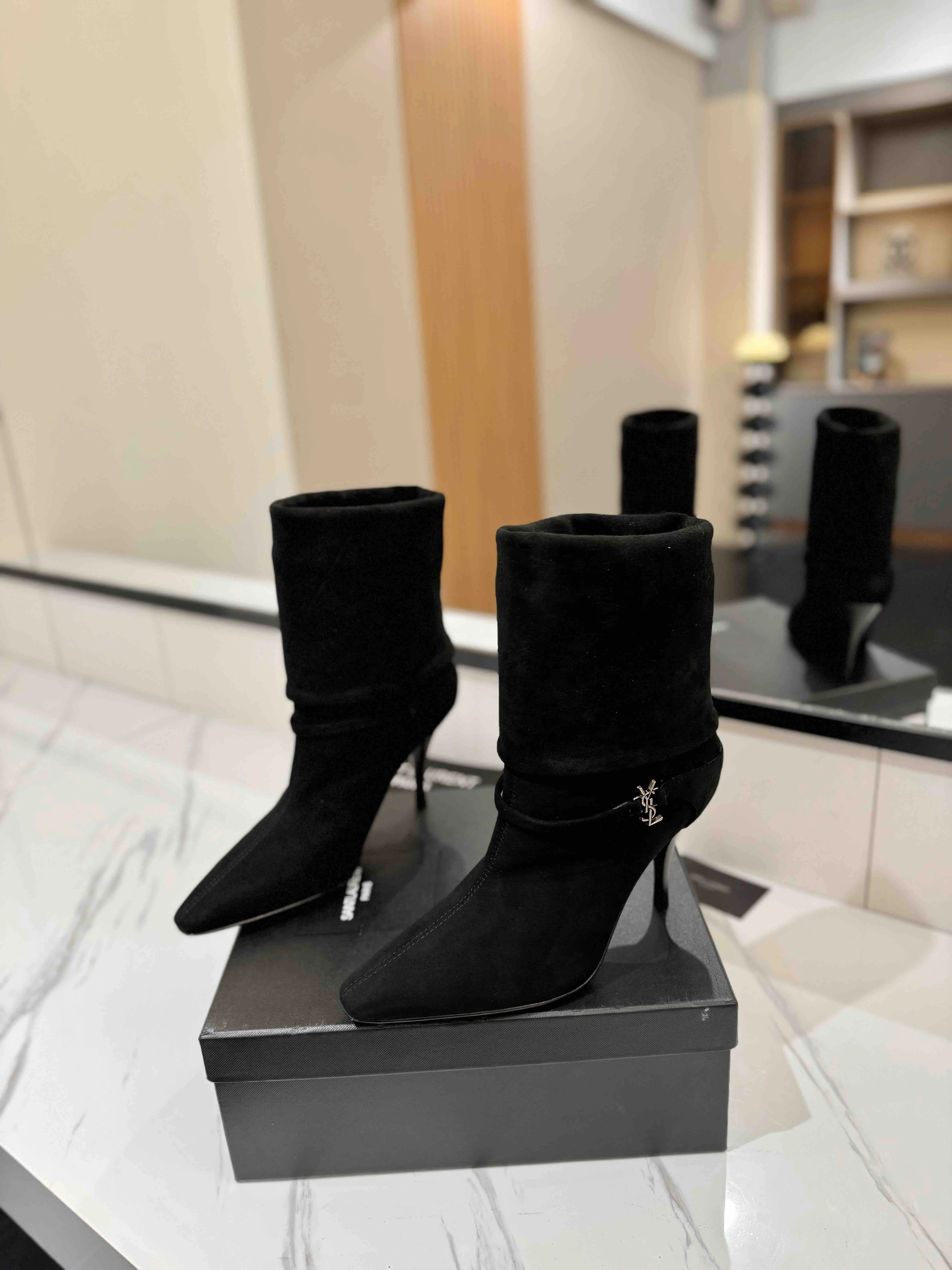 생로랑 YSL 앵클부츠 상세 이미지 2