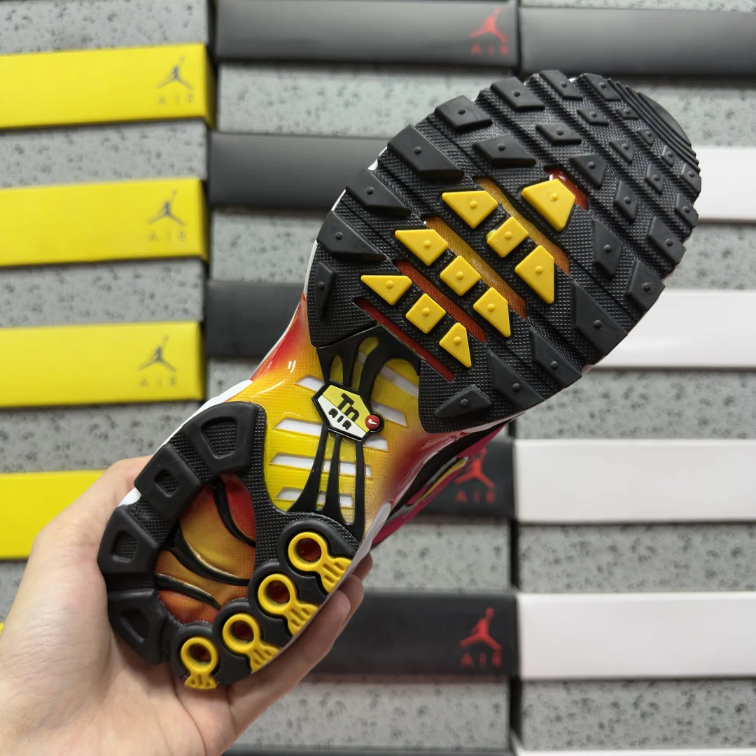 나이키 [BD] 에어 맥스 플러스 DZ3670-116 201851 Nike Air Max Plus 상세 이미지 7