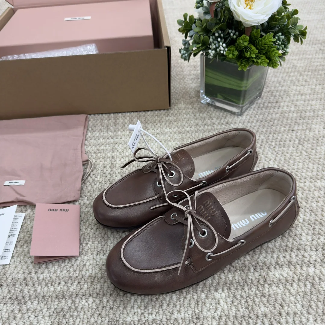 미우미우 레이스업 보트슈즈 신발 상세 이미지 3
