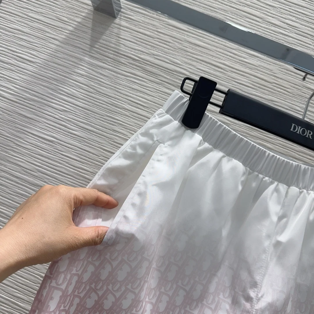 디올 초경량 린넨 반바지 상세 이미지 3