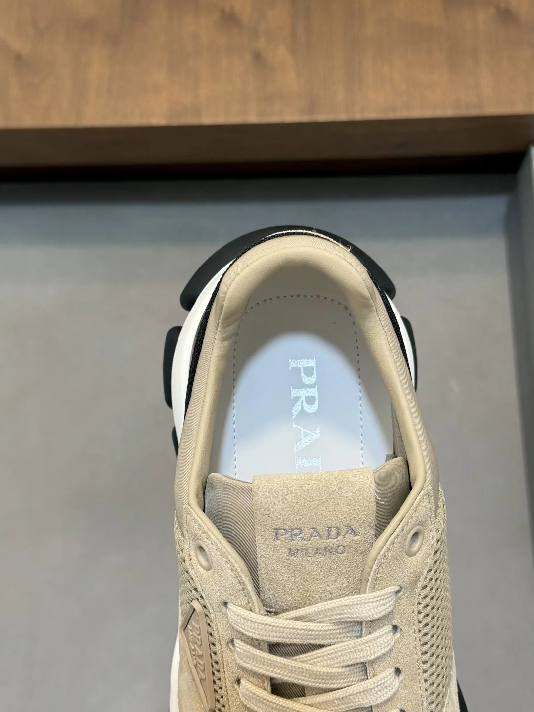 프라다 Linea Rossa 스웨이드 메시 여성 스니커즈 상세 이미지 7
