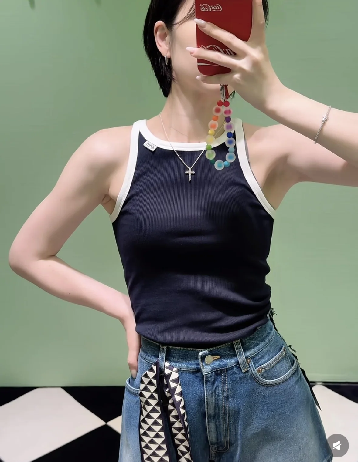 프라다 슬림핏 크롭 반팔 티셔츠 상세 이미지 3