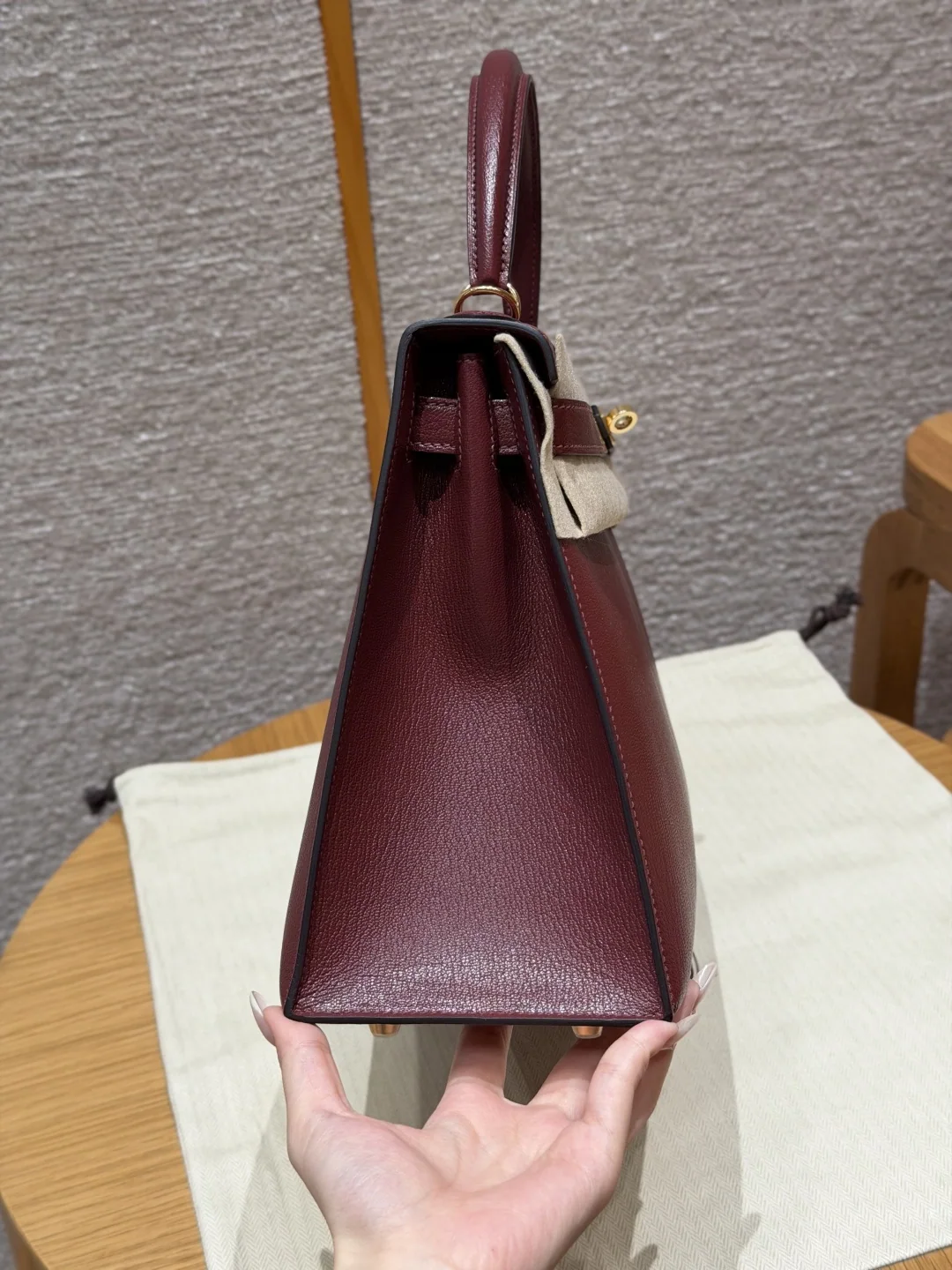 에르메스 켈리 32 레드 염소가죽 가방 상세 이미지 3