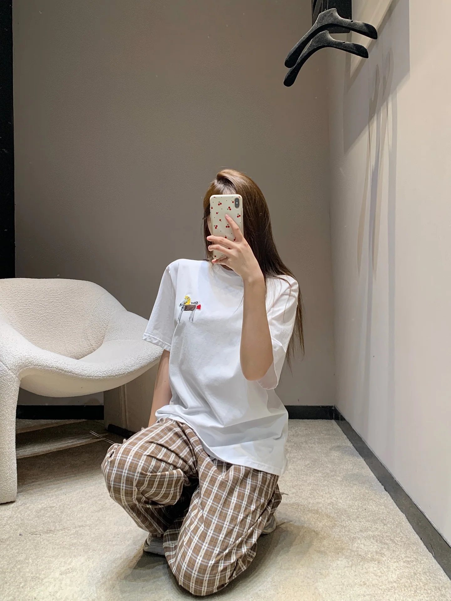 디올 포니 자수 오버사이즈 여성 반팔 티셔츠 26 SS 상세 이미지 7