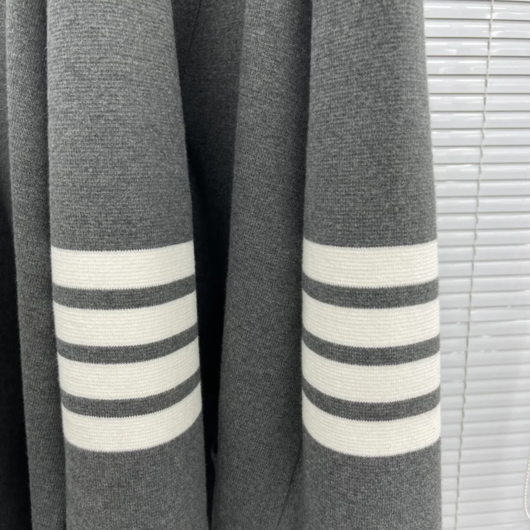 톰브라운 남성 니트 레플리카 46707 Thom Browne 상세 이미지 5