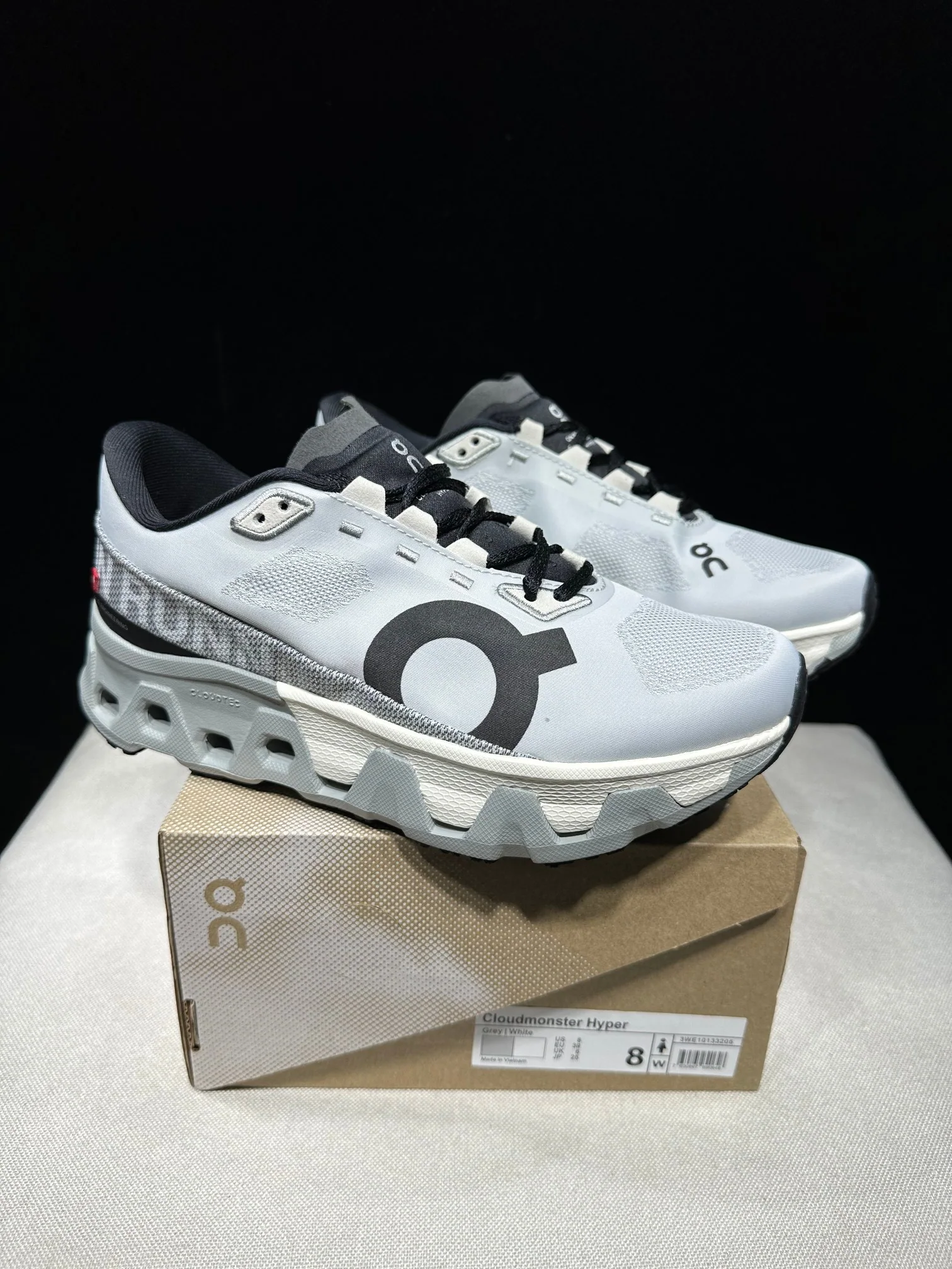 ON Cloudmonster 로우컷 경량 쿠션 러닝화 상세 이미지 3