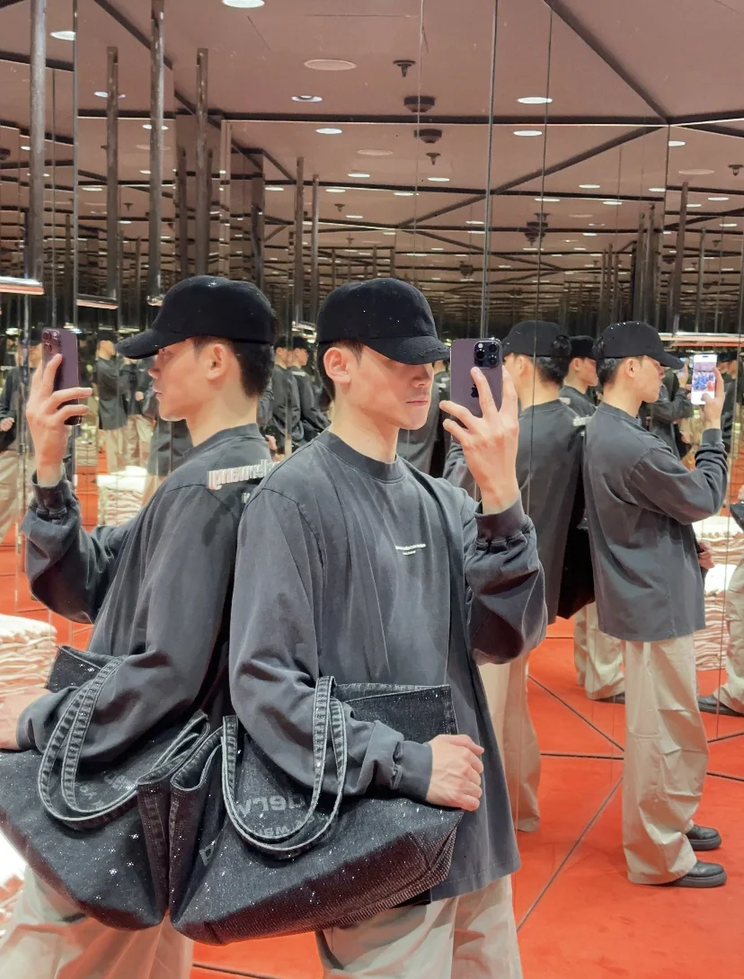 알렉산더왕 스몰로고 3D 프린트 남성 긴팔 티셔츠 상세 이미지 16