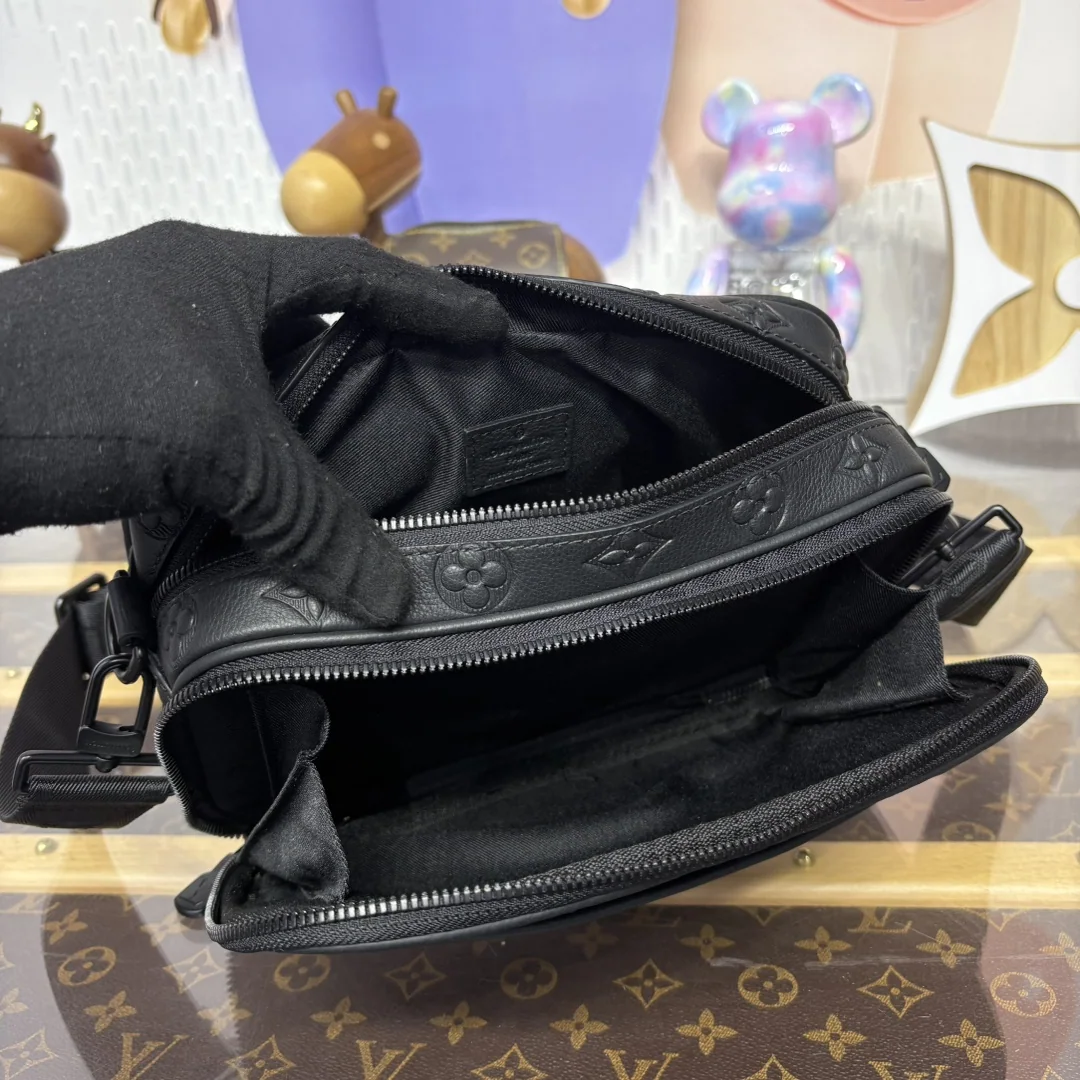 루이비통 모노그램 에클립스 엠보스 메신저백 M46955 상세 이미지 9