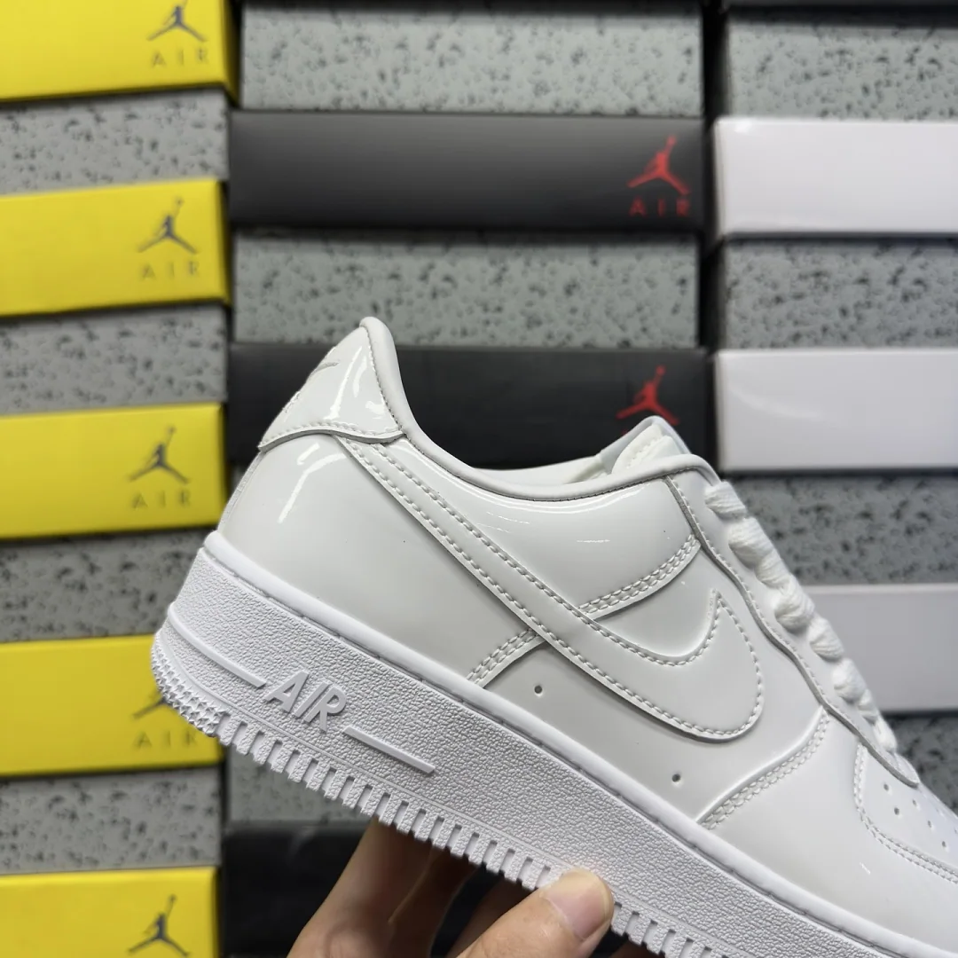 나이키 [XY/PB] 에어 포스 1 로우 IV2857-100 201751 Nike Air Force 1 Low '07 Premium White 상세 이미지 3