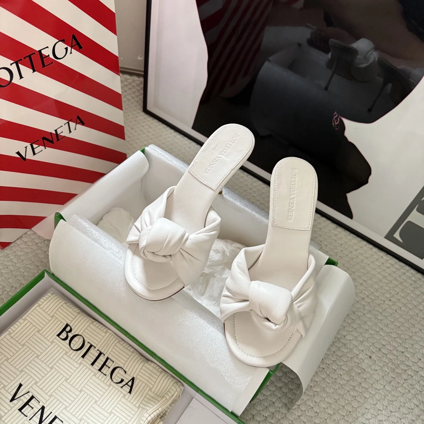 보테가베네타 체리 컬렉션 노트 뮬 상세 이미지 1