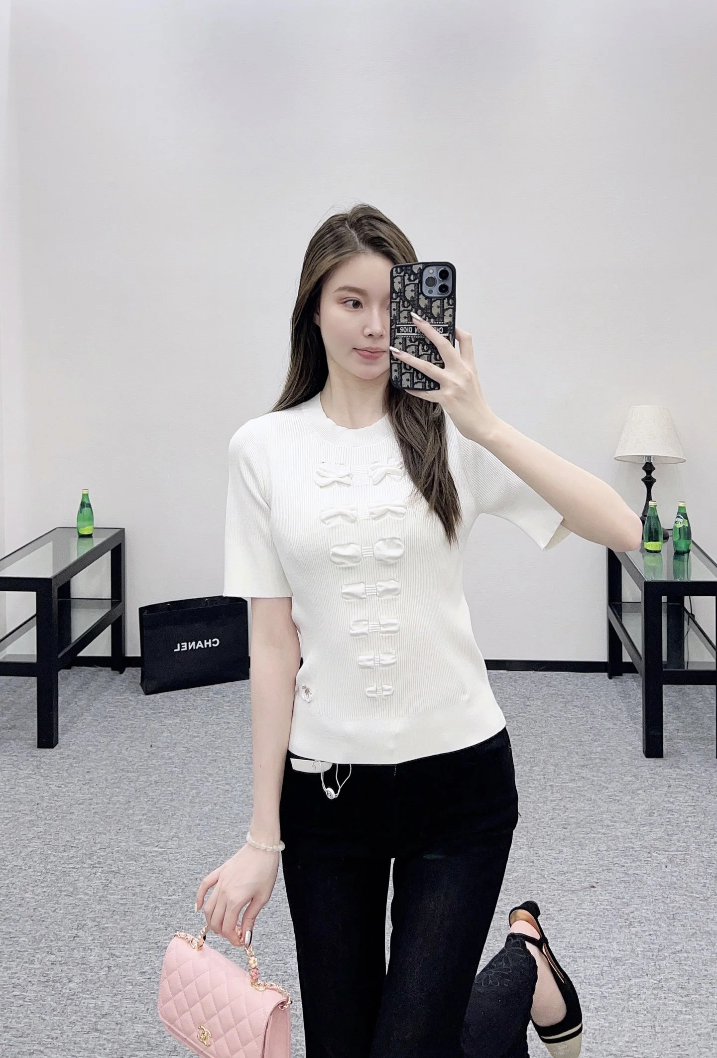샤넬 여성 슬림핏 리본 장식 크루넥 니트 반팔 티셔츠 5974 상세 이미지 1