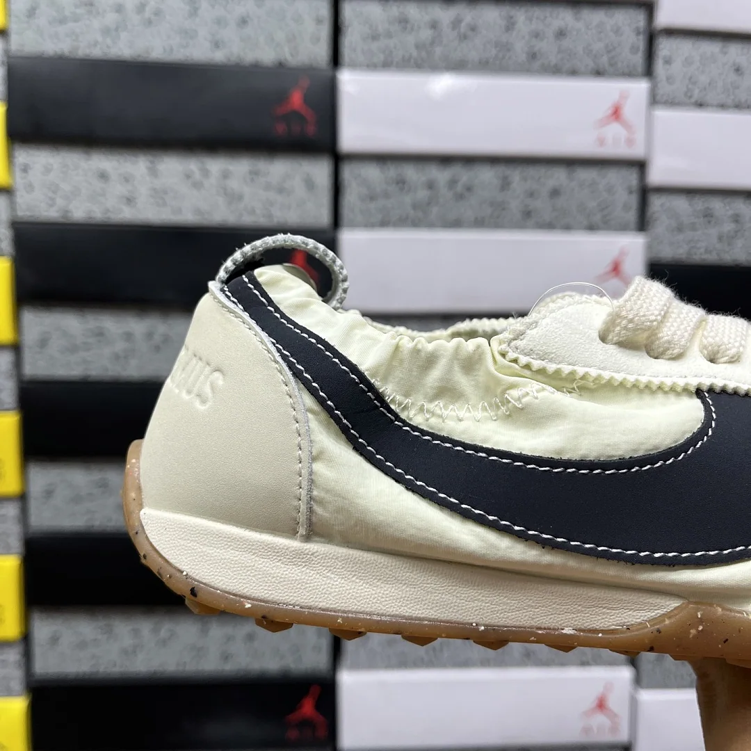 나이키 [YJ] HV8547-700 201604 Nike Moon Shoe SP Jacquemus Alabaster 상세 이미지 9