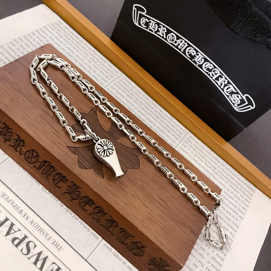 크롬하츠 클래식 레트로 크로스 장식 목걸이 상세 이미지 3